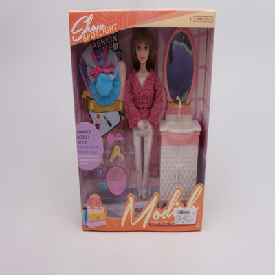 عروسة موديش مع أدوات صالون