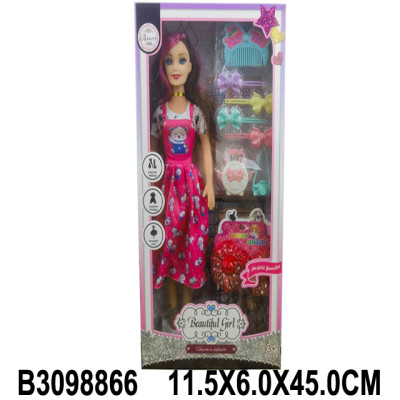 عروسة مع اكسسوارات