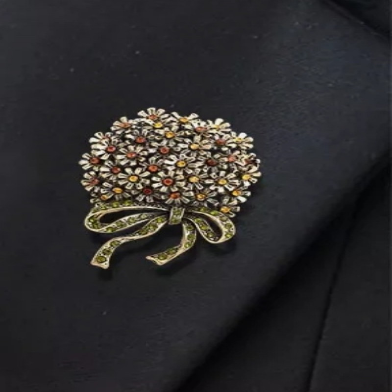 بروش حجر الراين