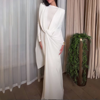 فستان نسائي