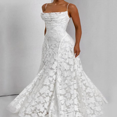 فستان نسائي