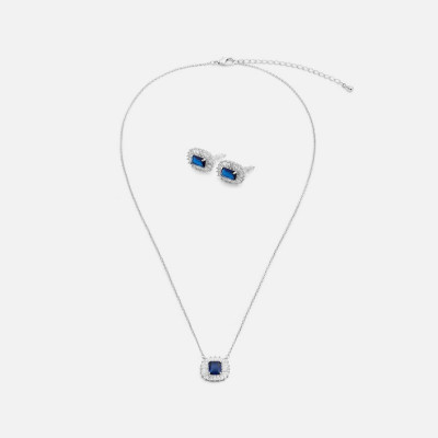 طقم نسائي فاخر بلون فضي